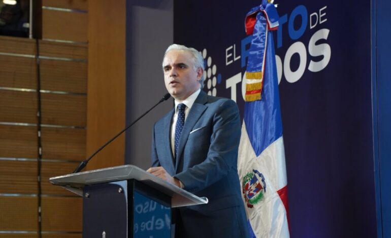 De Camps participa en agenda educativa en la UNESCO