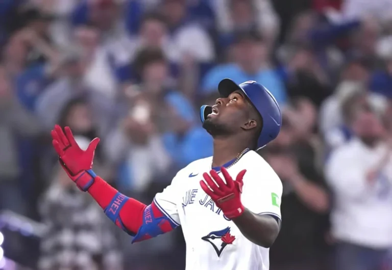 Blue Jays barren con poder y récord de ponches