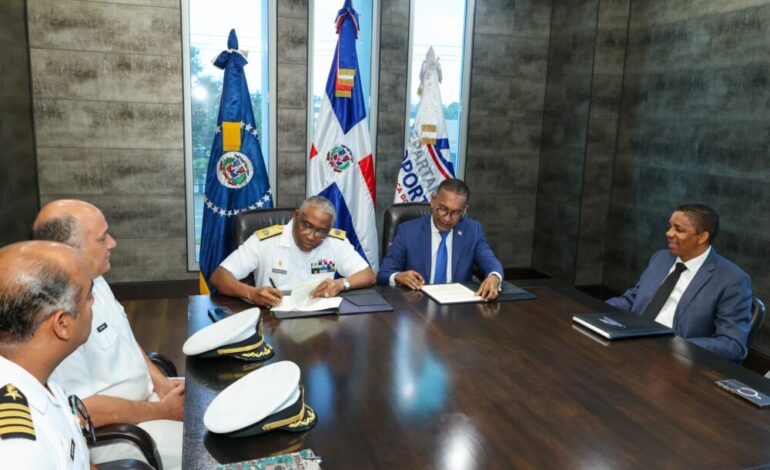 DA y Armada firman acuerdo para reforzar seguridad aeroportuaria