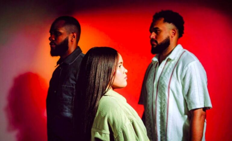 Unánimes en Adoración lanza su tema cristiano “Fuego”