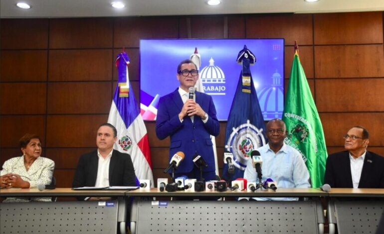 APORDOM y sindicato firman pacto laboral histórico para 2,400 trabajadores