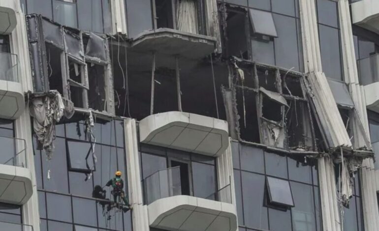 Dron impacta torre en Dubái en medio del conflicto en Medio Oriente
