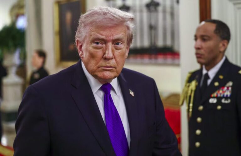 Trump afirma que EE. UU. mantiene conversaciones con Cuba