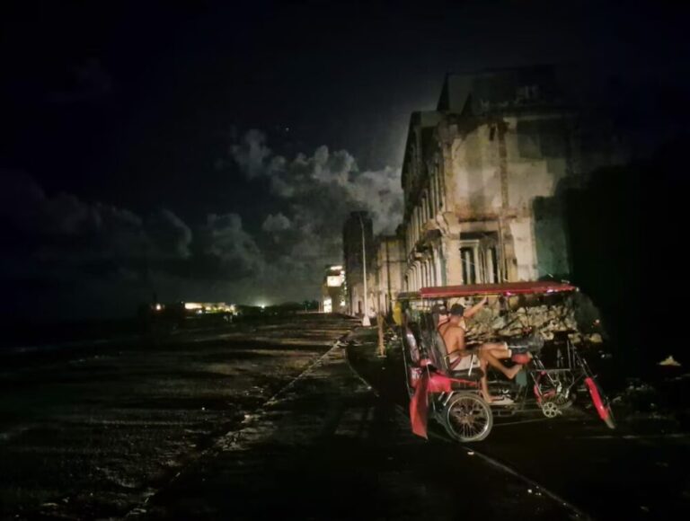  Cuba sufre otro apagón total: crisis eléctrica se agrava y aumenta tensión con EE.UU.