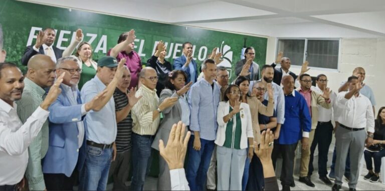 Fuerza del Pueblo juramenta dirección municipal en Santiago