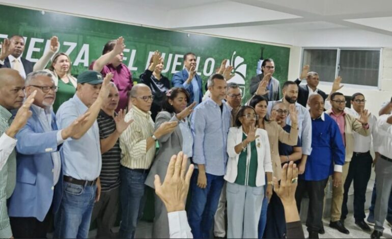 Fuerza del Pueblo juramenta dirección municipal en Santiago