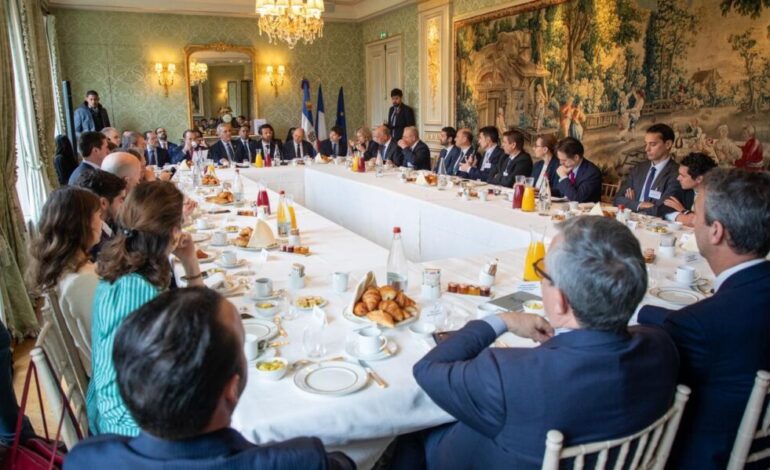 Abinader vende a RD como destino clave ante empresarios franceses