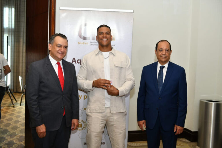 JCE dota de nueva cédula a peloteros dominicanos antes del Clásico Mundial 2026
