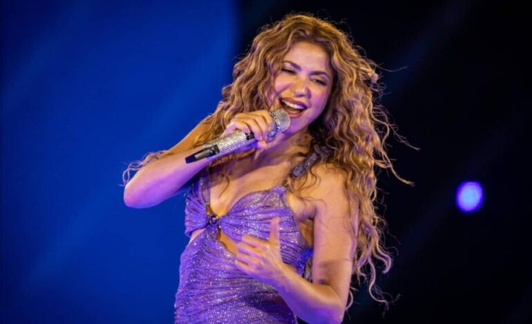 Shakira convierte el Zócalo en una fiesta multitudinaria y México busca un respiro tras la violencia narco