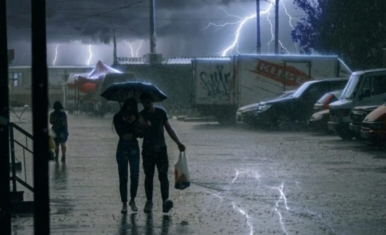COE mantiene alertas por lluvias en varias provincias