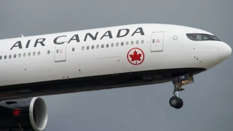 Alerta en Nueva York: avión de Air Canada choca con vehículo en pista del aeropuerto LaGuardia