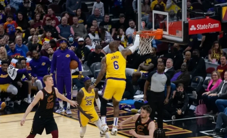 LeBron rompe la historia: “El Rey” ya es el jugador con más partidos en la NBA