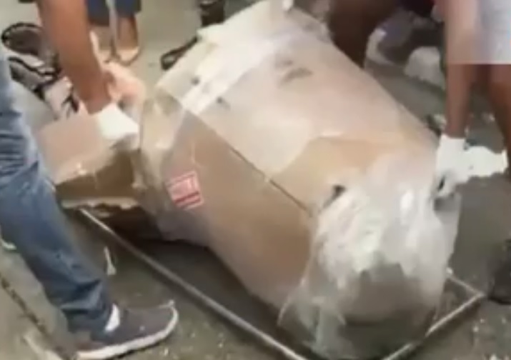 Hallan mujer estrangulada dentro de una caja de cartón en San Cristóbal