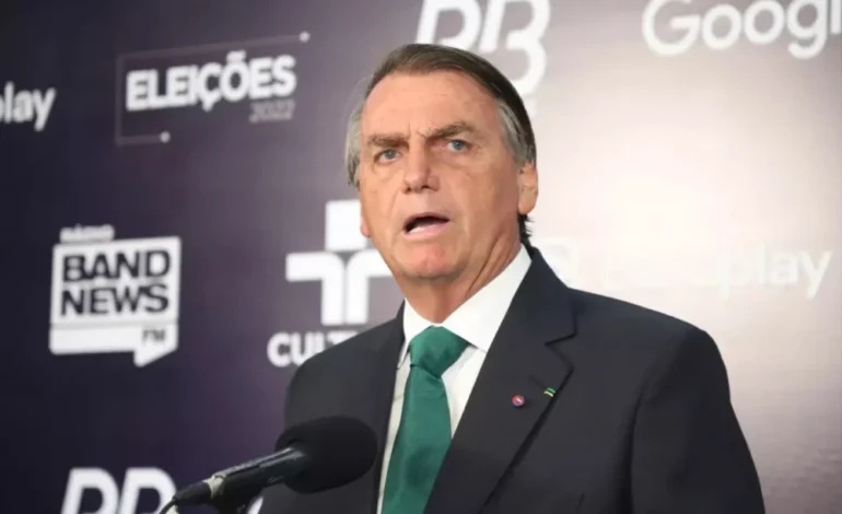 Jair Bolsonaro es ingresado en UCI en Brasilia tras diagnóstico de neumonía