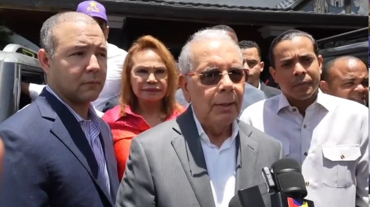 Danilo advierte crisis por gasto descontrolado
