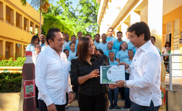 Reciclatón impulsa la economía circular y moviliza a miles de estudiantes en República Dominicana