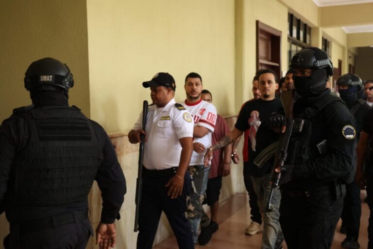 Dictan tres meses de prisión preventiva contra implicados en muerte de chofer en Santiago