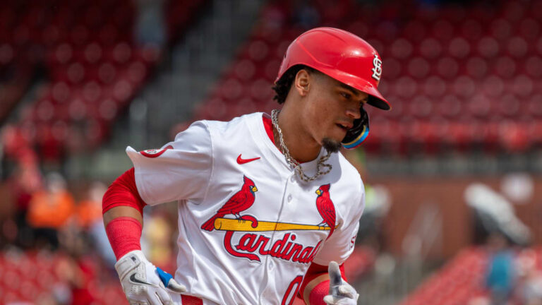 Susto tras héroe del juego: Masyn Winn sufre accidente automovilístico