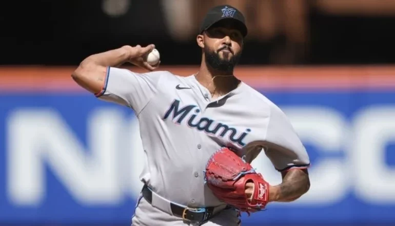 ALCÁNTARA ROZÓ LA GLORIA Y MARLINS DEJARON ESCAPAR LA VICTORIA