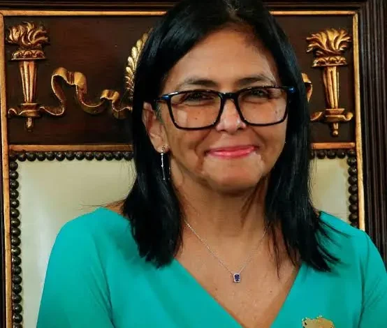 EE.UU. levanta sanciones a Delcy Rodríguez