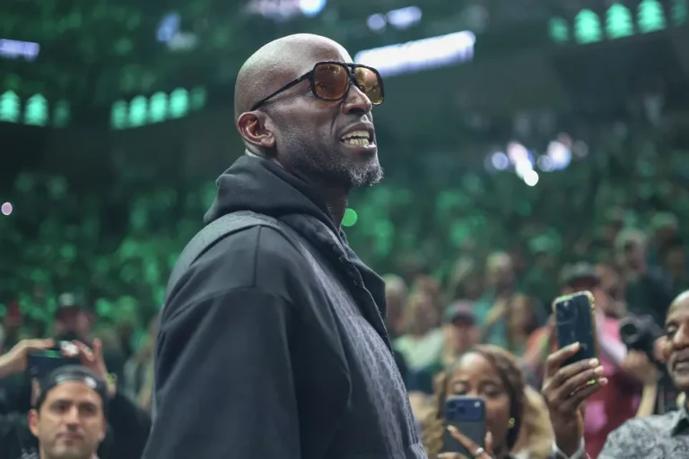 Timberwolves ganan sin titulares, pero la noche fue de Garnett: regreso histórico sacude Minnesota