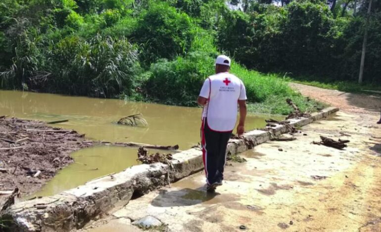 Lluvias intensas mantienen 10 provincias en alerta