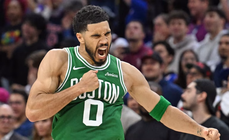 Celtics imponen su jerarquía y silencian a Philadelphia en un juego clave de playoffs