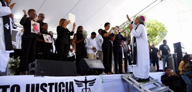 Fuerte reclamo en misa del Jet Set