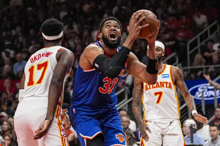 Knicks aplastan a Hawks y empatan la serie con autoridad (2-2)