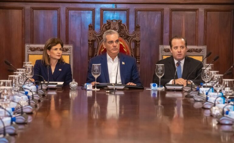 Gobierno aprieta el gasto por crisis