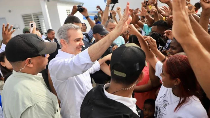 Gobierno despliega fin de semana de obras: Abinader inaugura carreteras y escuelas en el Cibao y nordeste