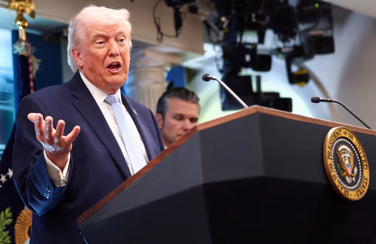 Trump lanza advertencia a Irán: “Si no hay acuerdo, usaremos la fuerza”