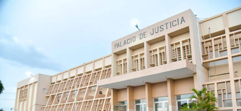 Dictan prisión preventiva contra mujer acusada de causar muerte de su hija en San Cristóbal