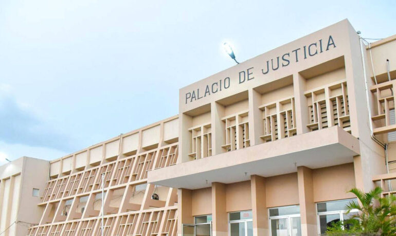 Dictan prisión preventiva contra mujer acusada de causar muerte de su hija en San Cristóbal