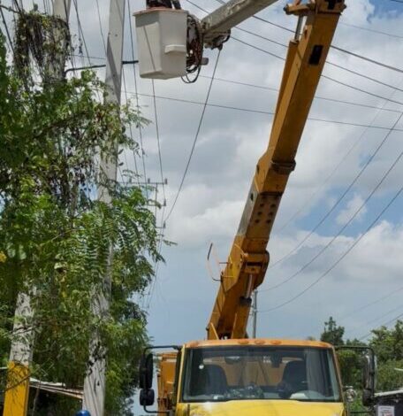 Edeeste fortalece red eléctrica en La Victoria