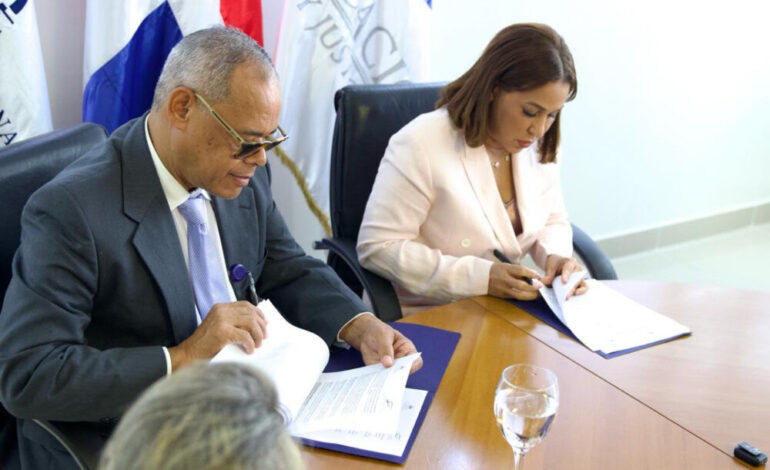 FEJUS y Supérate firman alianza social