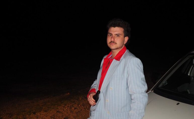 El Pana lanza “EX SEX SUBSTAR”, una mirada oscura al desgaste de la fama
