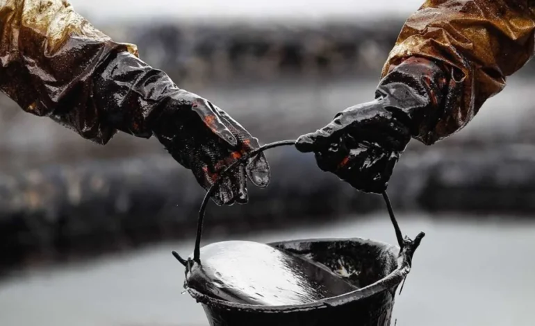 Factura petrolera subiría US$900 millones por guerra en Irán