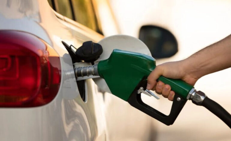 Gobierno aumenta precios de gasolinas y gasoil entre RD$2 y RD$4 por galón