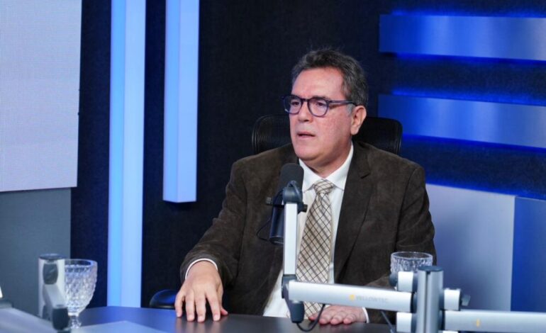 Jottin Cury respalda regulación de encuestas electorales