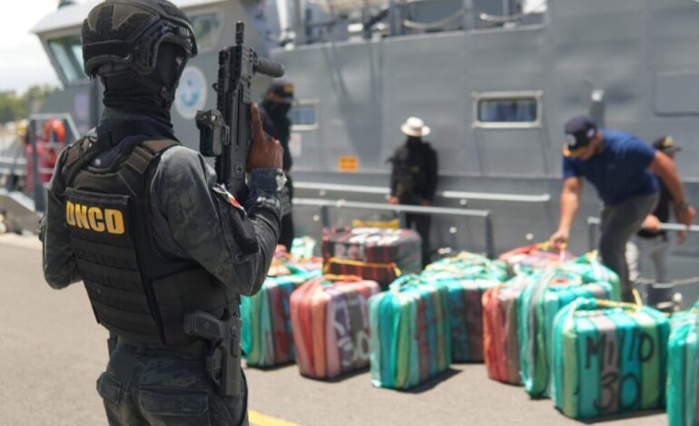DNCD golpea puntos de drogas en Santiago; ocupa más de 5 mil gramos y una pistola