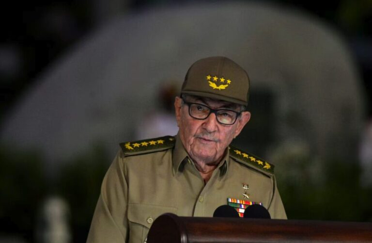 EE.UU. evalúa acusar a Raúl Castro por derribo de avionetas en 1996