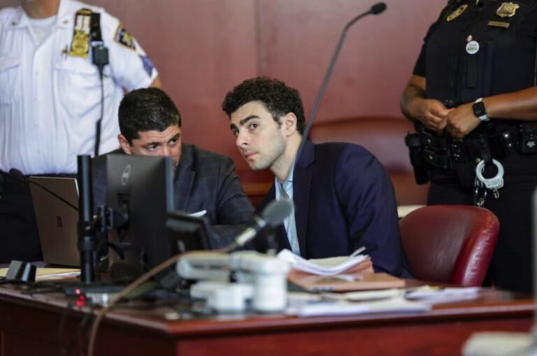 Juez autoriza pruebas clave contra Luigi Mangione