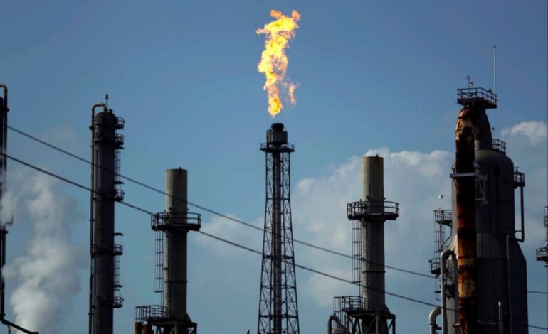 Petróleo se dispara tras ataques de EEUU a Irán