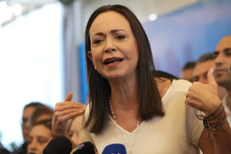 María Corina confirma aspiración presidencial en Venezuela