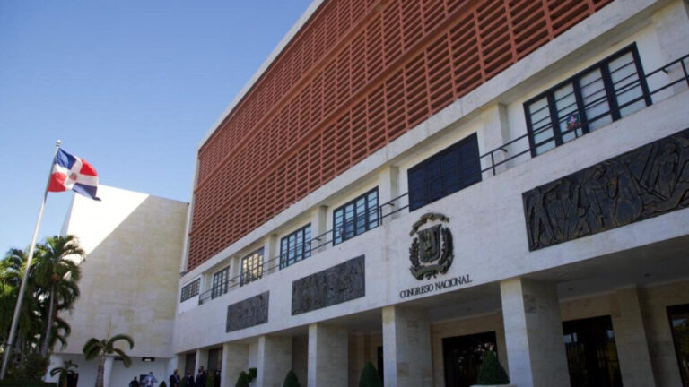Feminicidios desatan alarma y presión sobre el Congreso por fallas en protección a víctimas