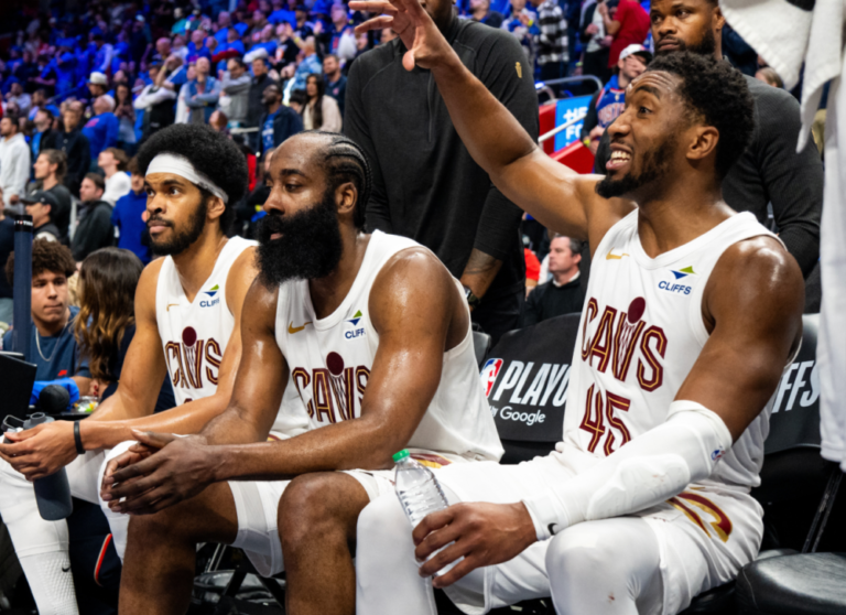 Cavaliers sobreviven al drama y quedan a un paso de avanzar
