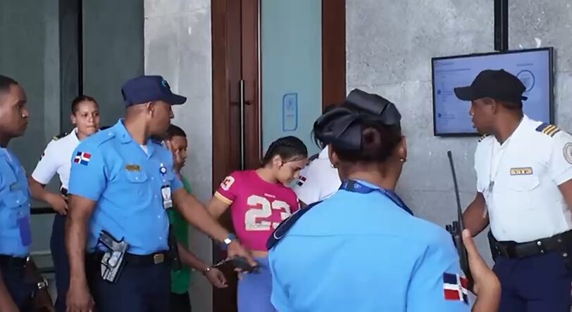 Aplazan otra vez coerción contra urbana Masha por caso de armas