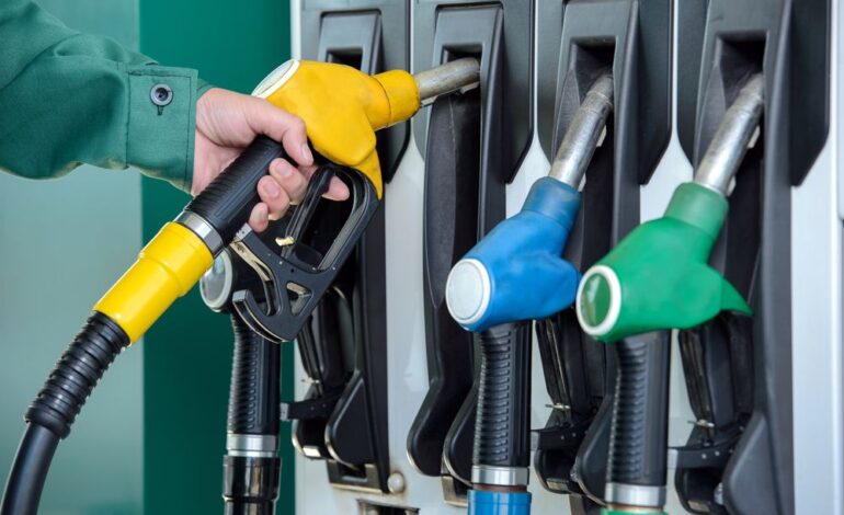 Gobierno congela combustibles y subsidia RD$1,657 millones