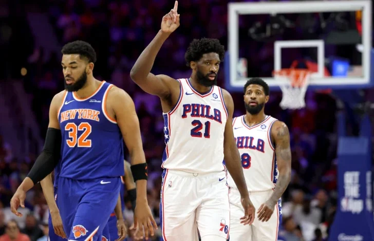 Knicks aplastan a los 76ers y quedan a un paso de la final del Este